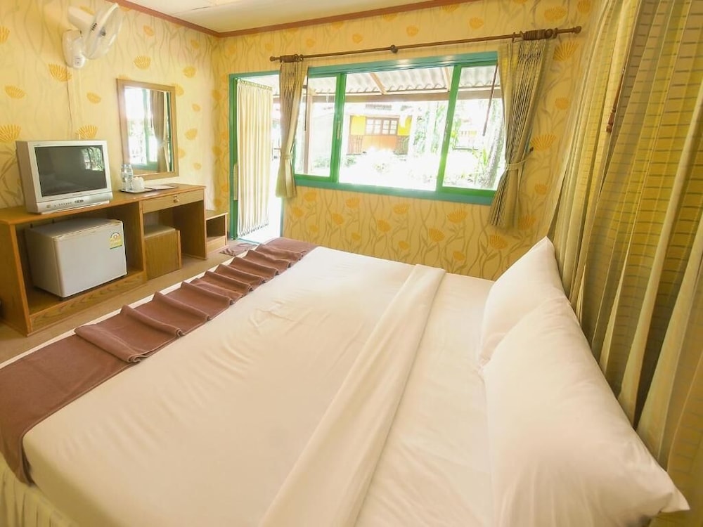 Ko Kut Ao Phrao Beach Resort 17/50