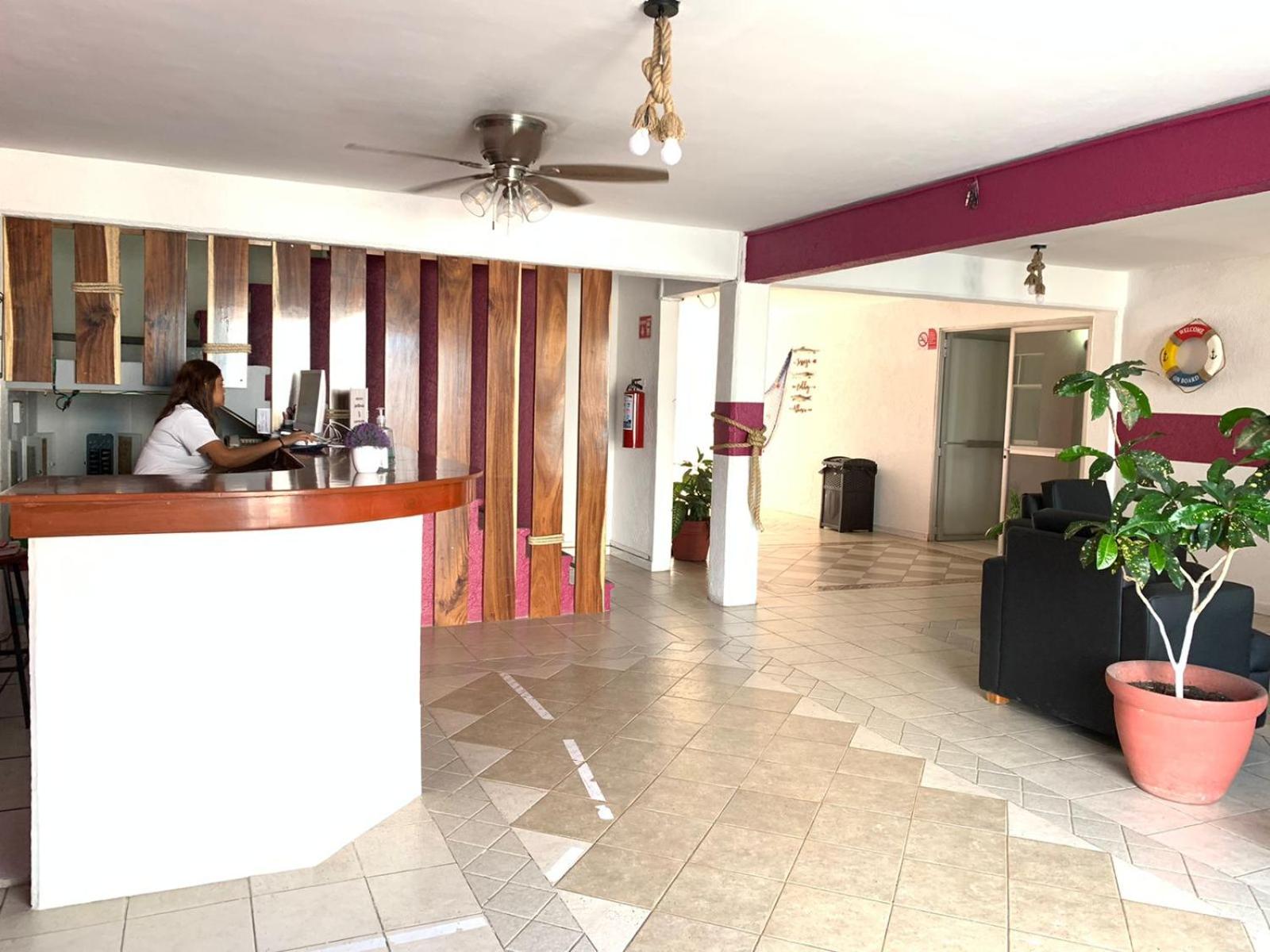 Hotel Plaza Jardin 7/70