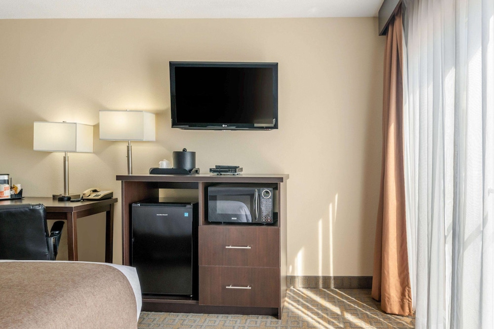 Quality Inn & Suites Bathurst, NB 37/50