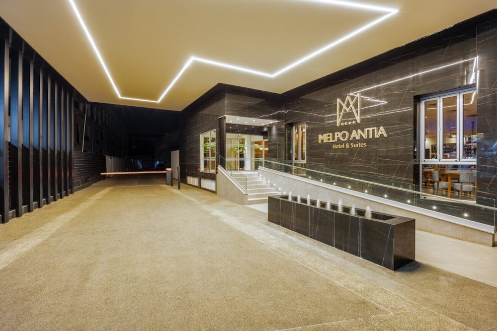 Melpo Antia Hotel & Suites 58/69