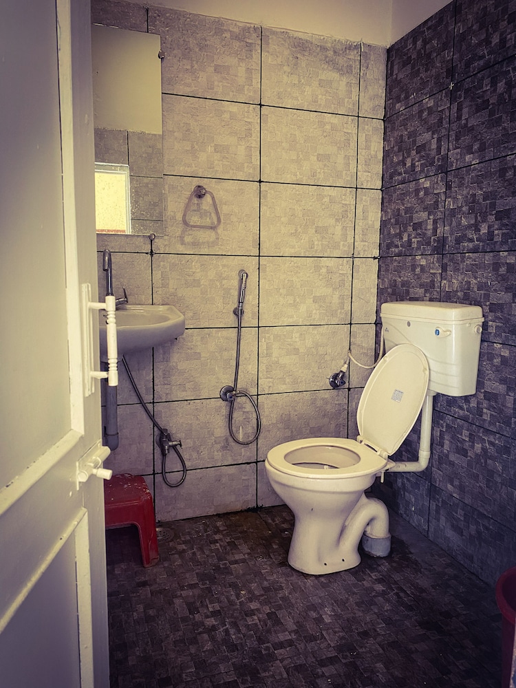 Hotel Anand Palace 36/40