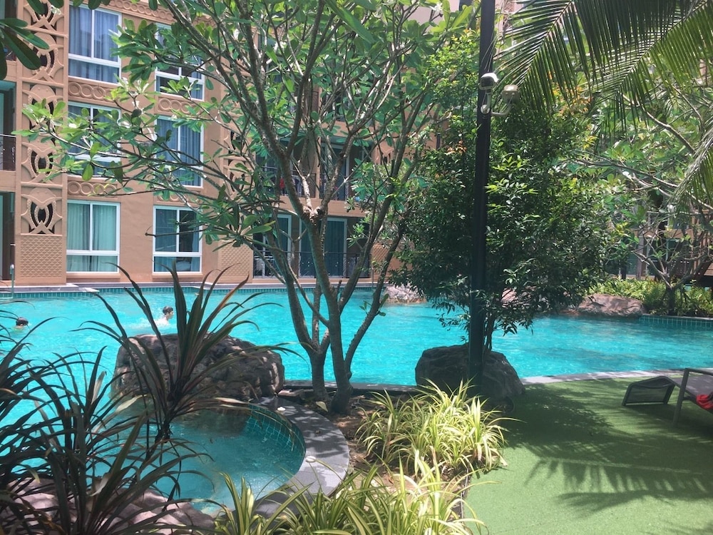 Atlantis Condo Resort Pattaya EVT 40/50