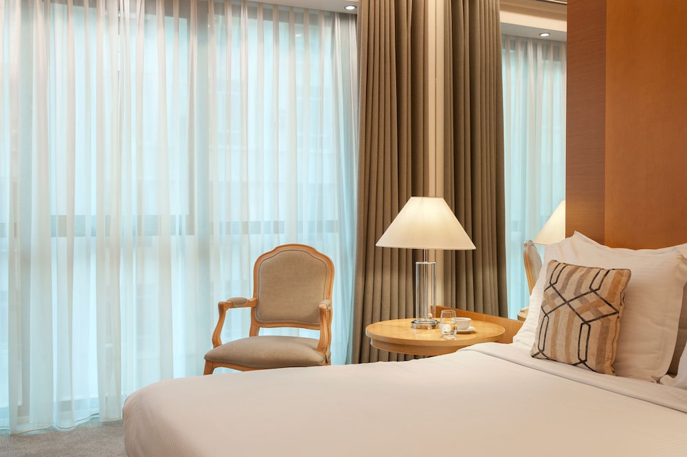 Melia Athens 32/73