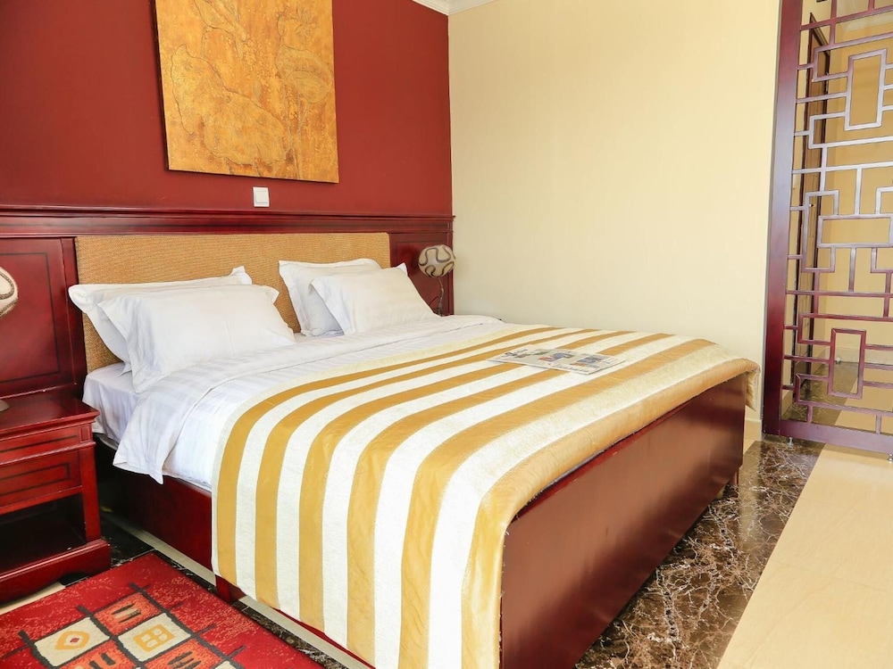 Roca Golf Hotel 12/36