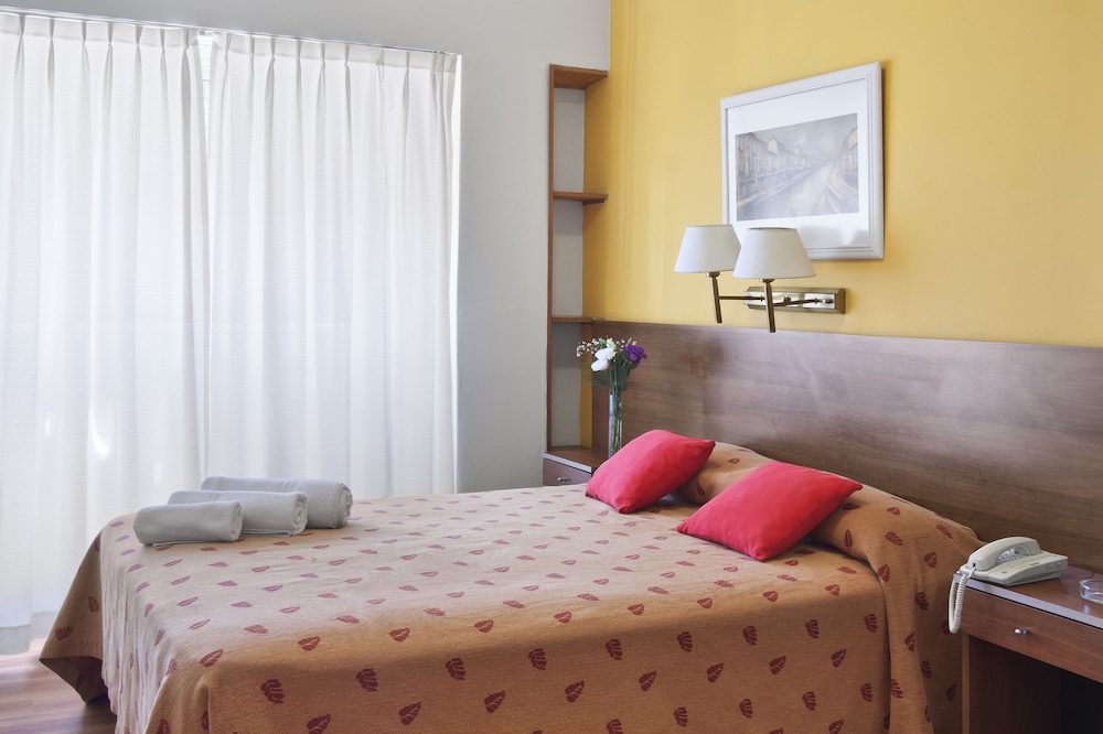 غرفة قياسية بسريرين منفصلين، Milan Hotel 5/7