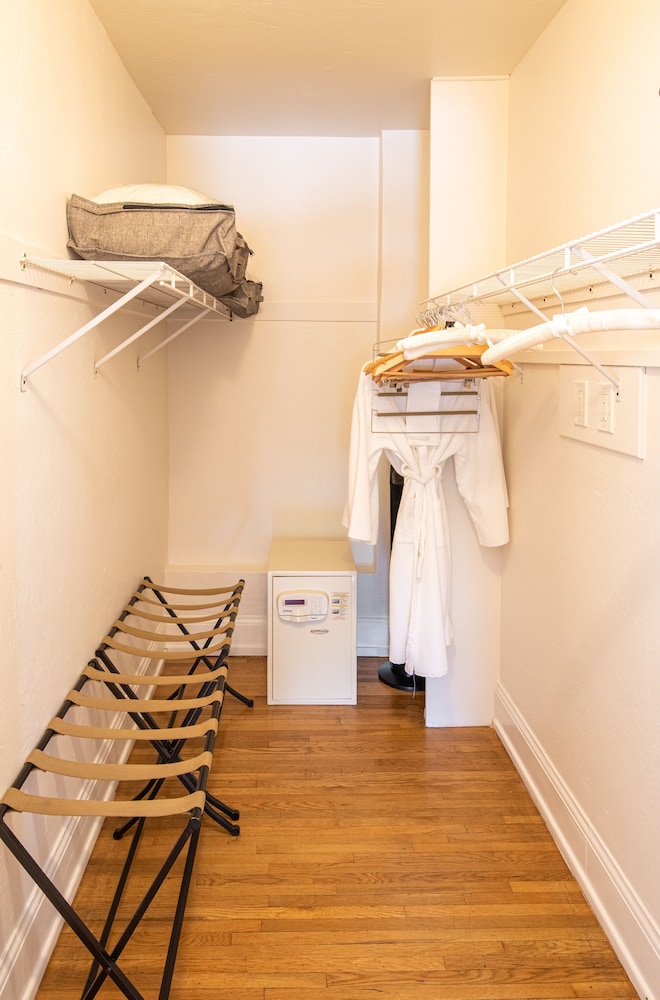 Harbor House Inn 26/50
