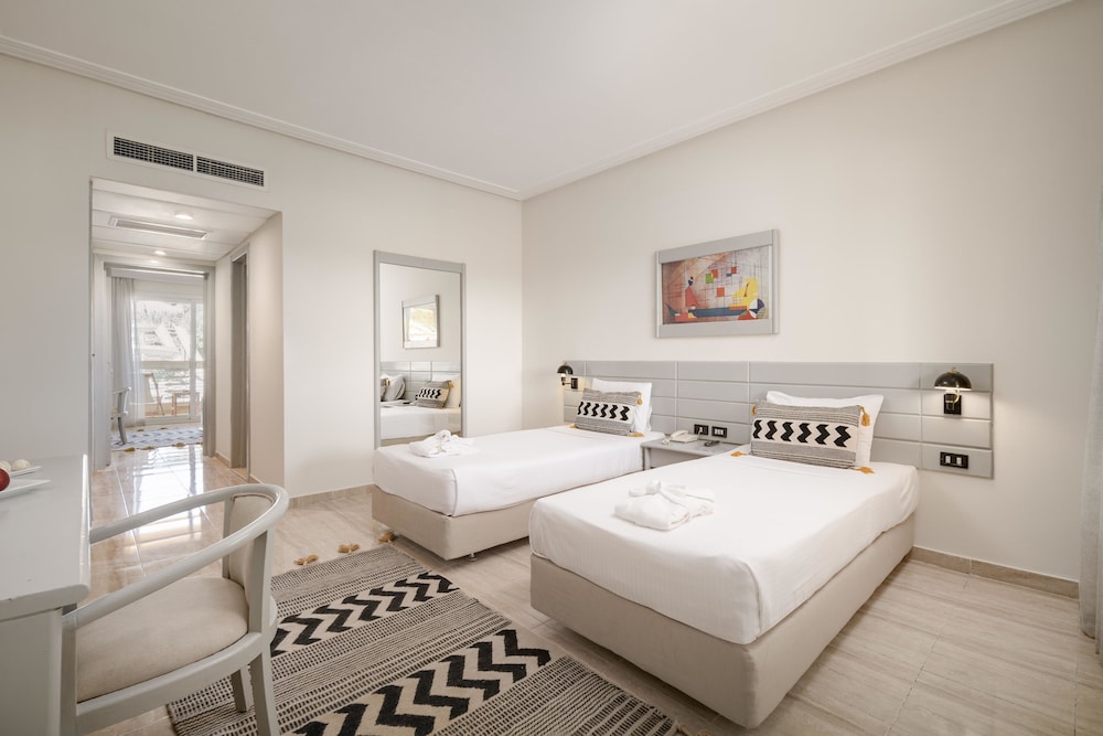 PREMIUM, FAMILY, SUITE
