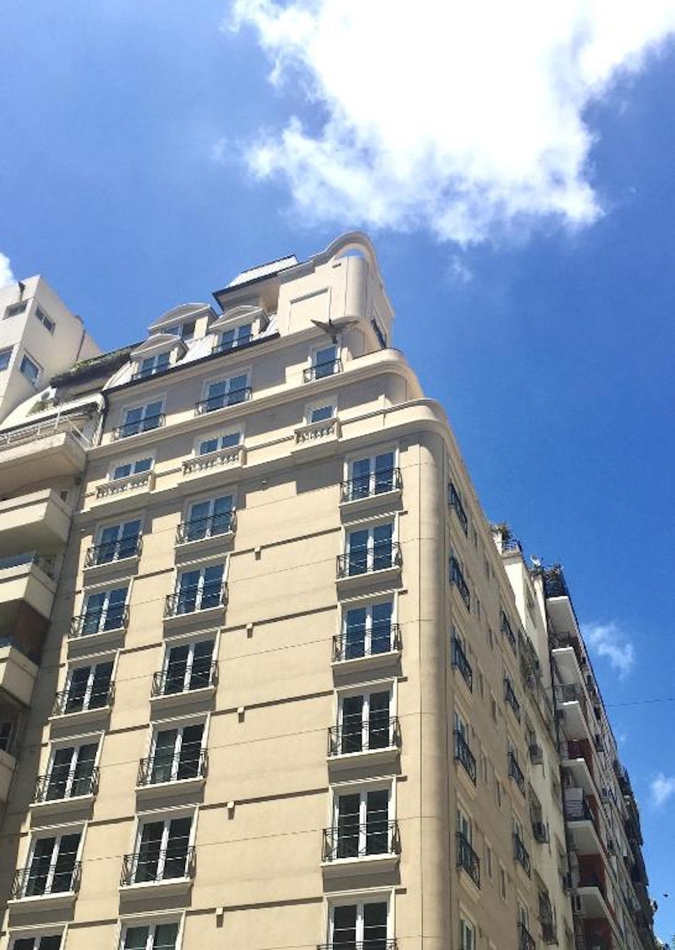 CARLES HOTEL BUENOS AIRES 2/64