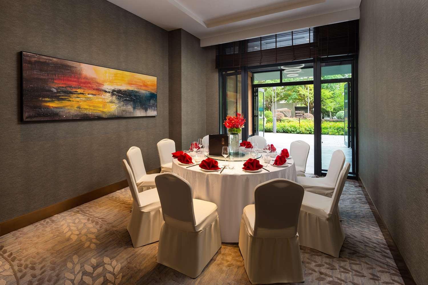restaurant cafeteria