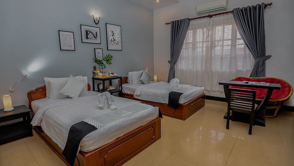 DELUXE, TWIN BEDS