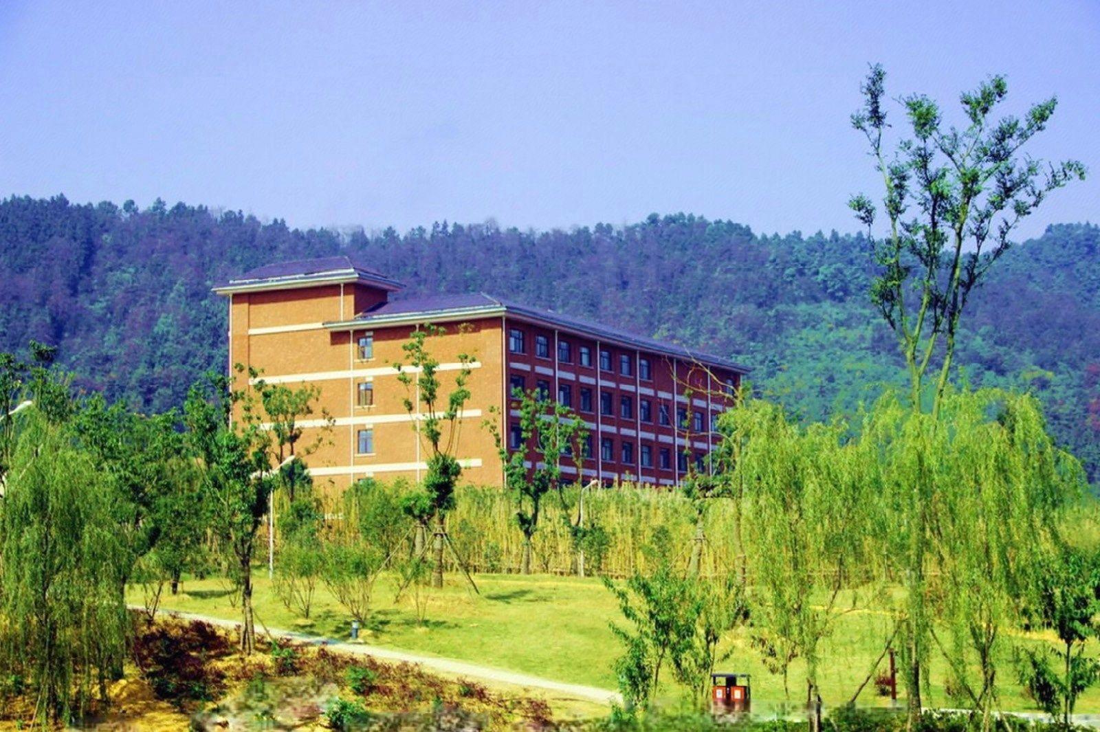 Jingtingshan Resort 1/25