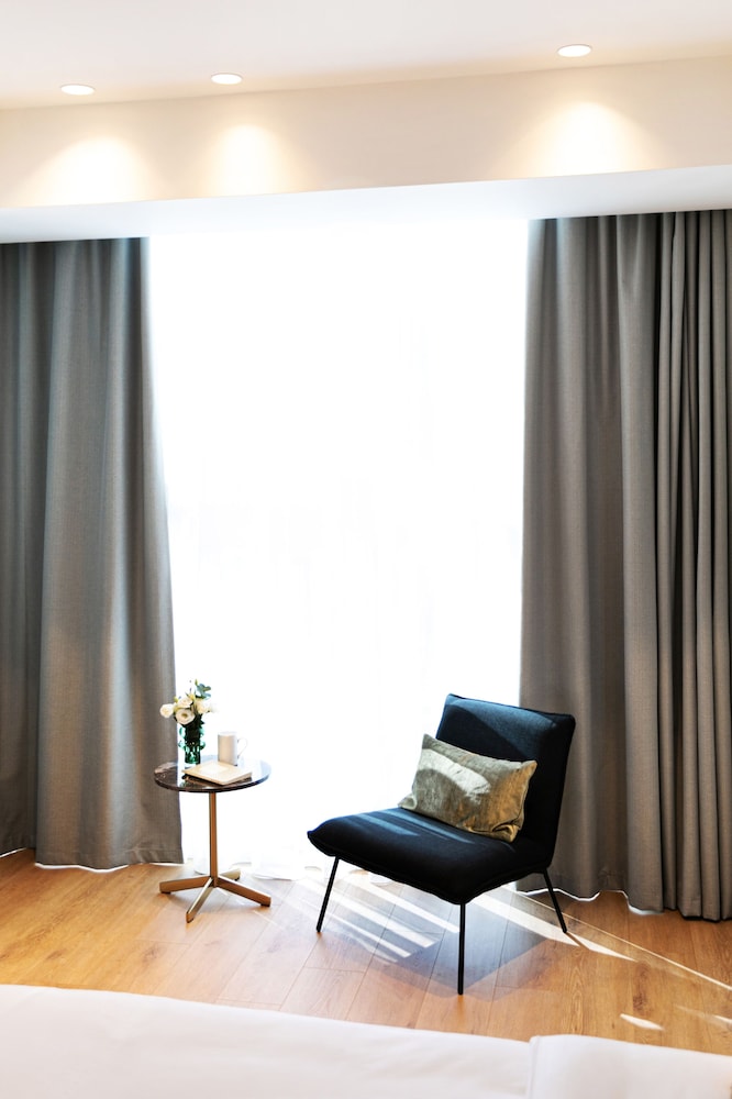 Noa Hotel 43/66
