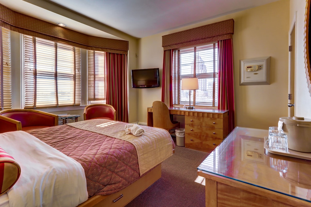 Alexander Inn 13/59