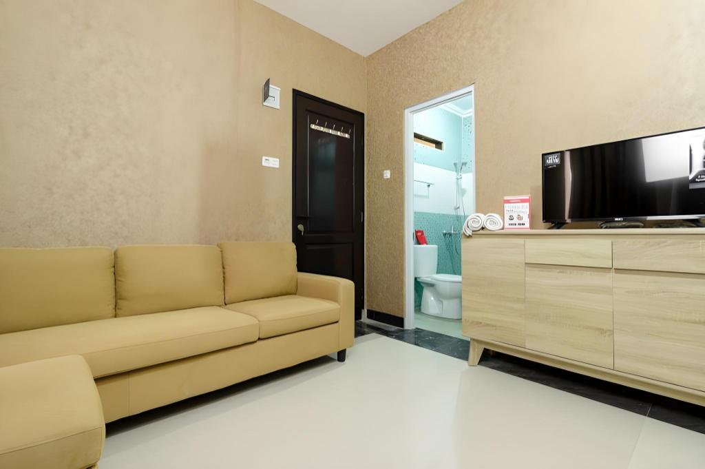 Reddoorz Plus Cipete Damai 7/33