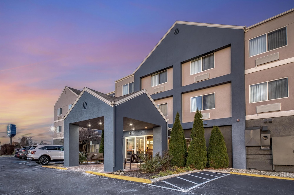 SureStay by Best Western Mount Pleasant Racine 52/61