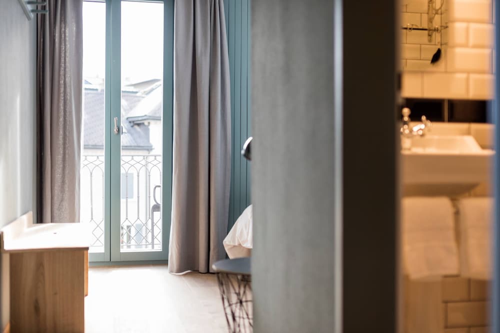 Deluxe, Twin Beds, Mountain View, Balcony