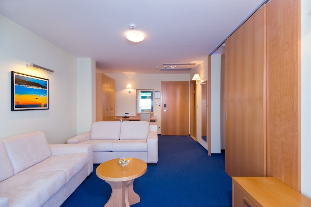 Hotel Saudade 28/76