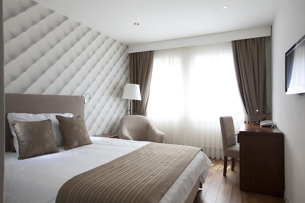 Hotel Alpha 6/47