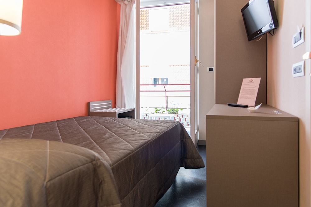 Inner, French Bed, with View, Small