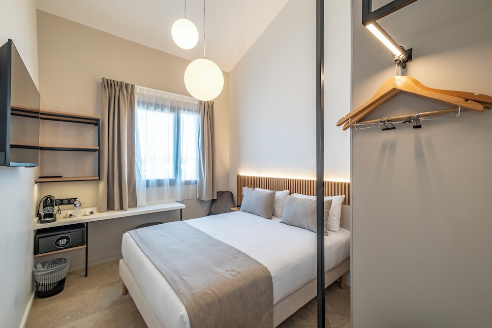 The Originals Le Relais D Aubagne 16/58
