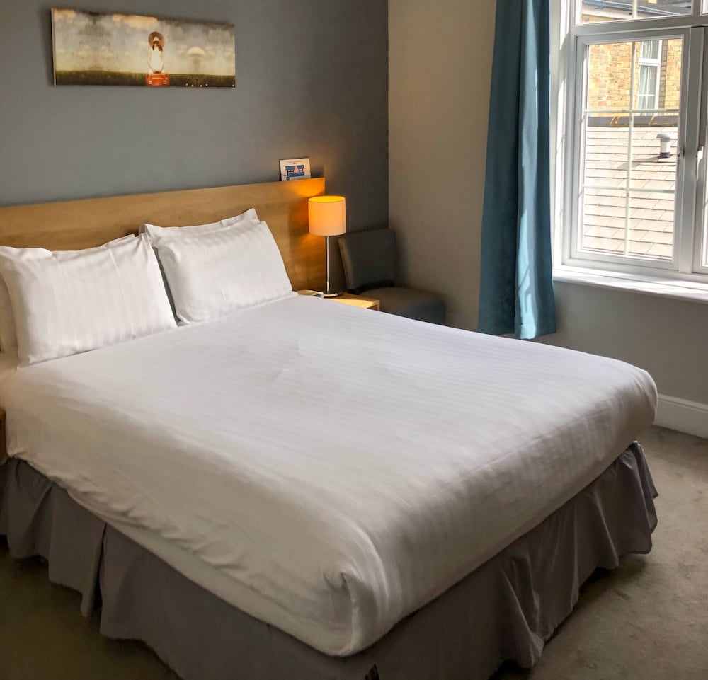 Royal Esplanade Hotel 7/50