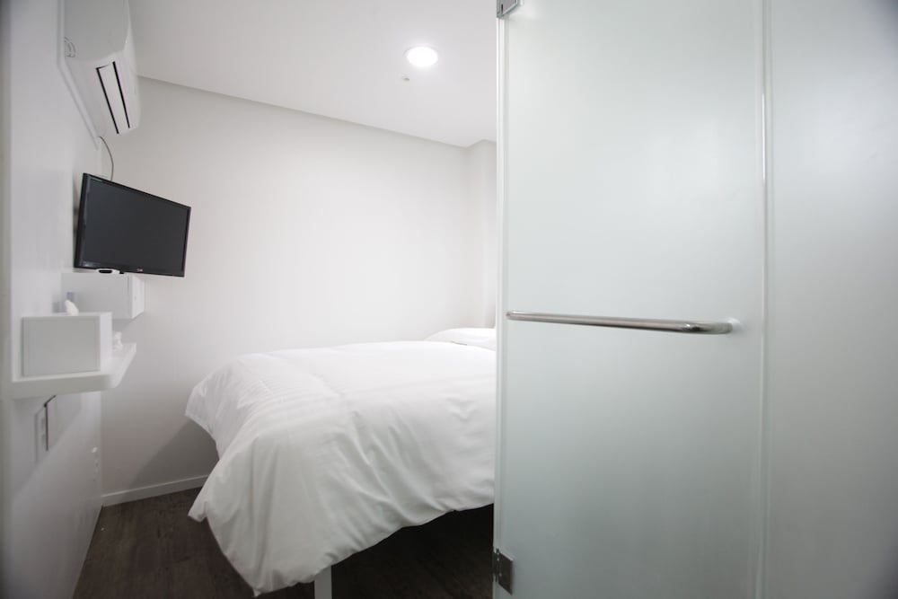 K Pop Hotel Seoul Tower 36/48