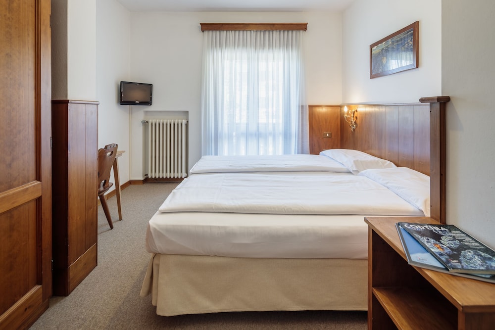 STANDARD, DOUBLE OR TWIN BED