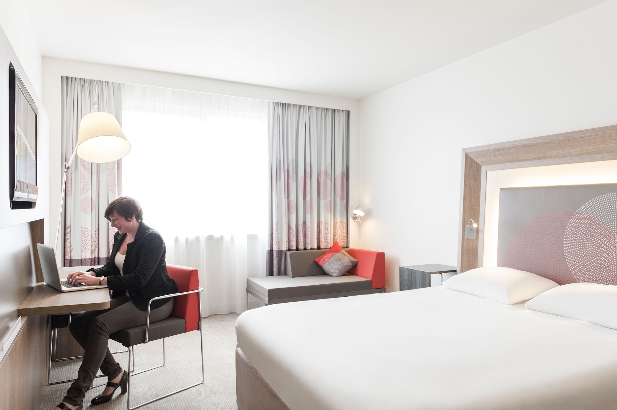 Classic, Double Bed, Sofa, NOVOTEL LILLE AEROPORT 4/10