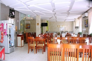 Art Deluxe Hotel 46/60