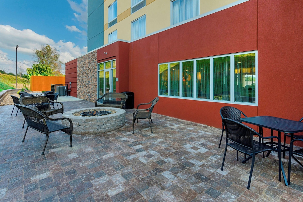Fairfield Inn And Suites Abingdon 18/29