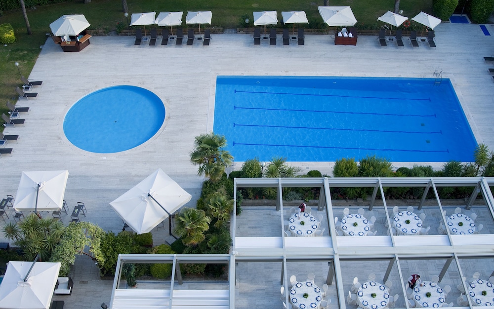 Holiday Inn Rome Eur Parco Dei Medici 5/77