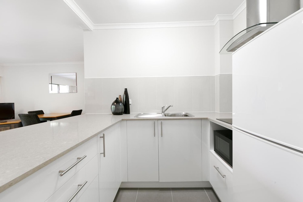 Mt Ommaney Hotel Apartments 21/21