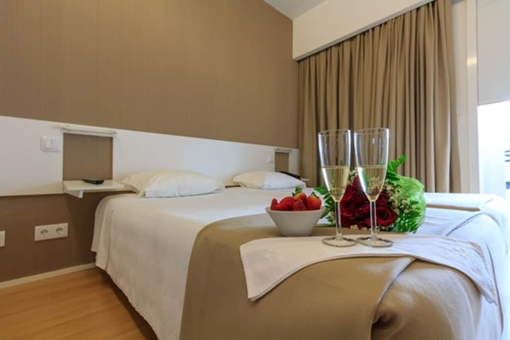 Hotel Laranjeira 12/26