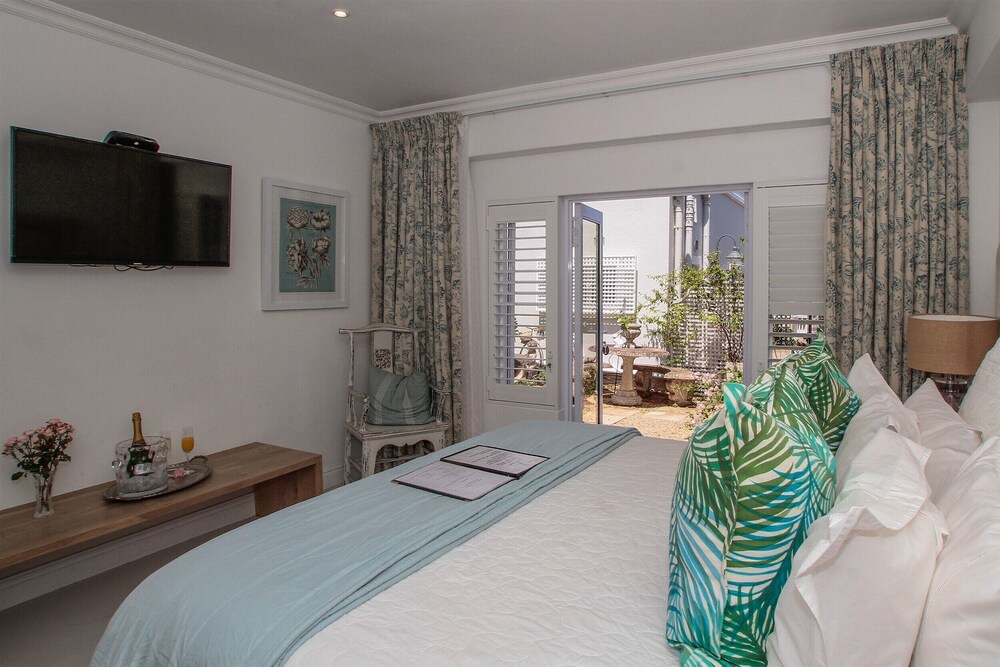 Sandals Guest House 27/77