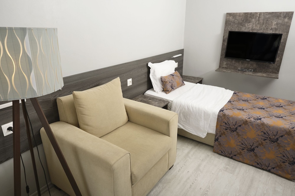 The Breeze Hotel 27/60