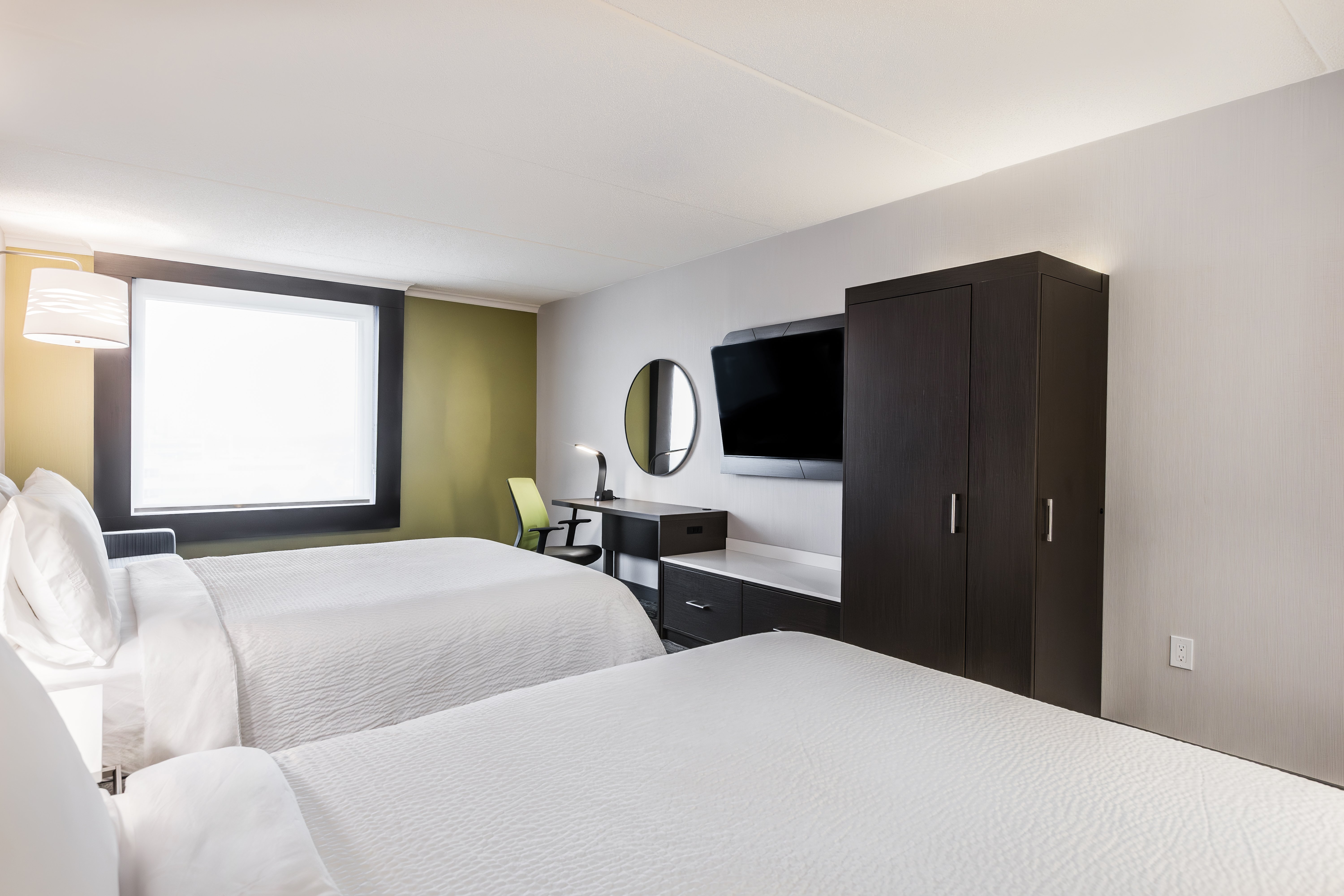 Holiday Inn Express & Suites Toronto Airport South 19/50