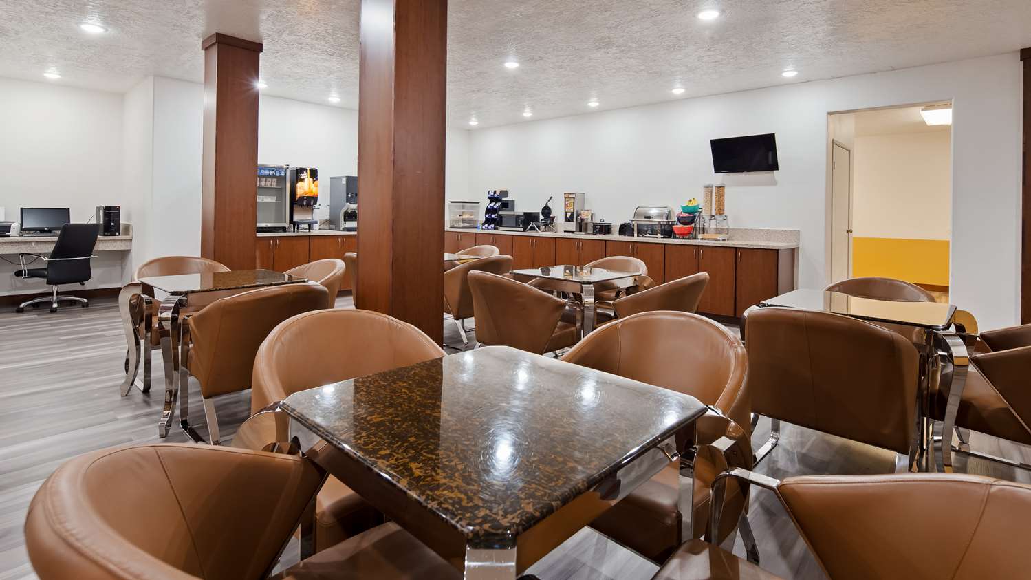 Hotel Vernal 8/10