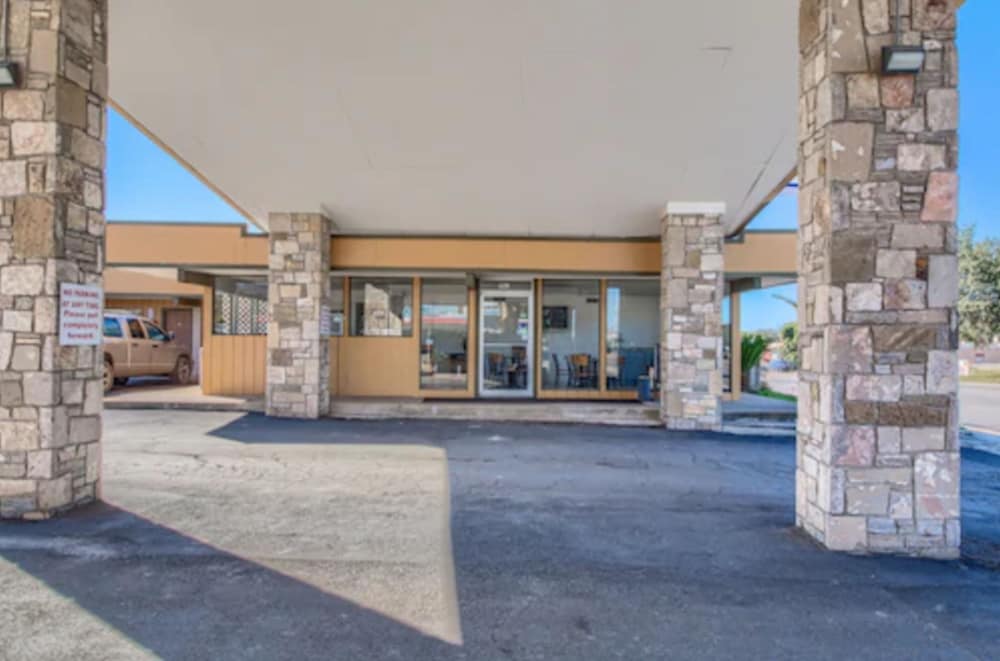 Americas Best Value Inn Uvalde 6/31
