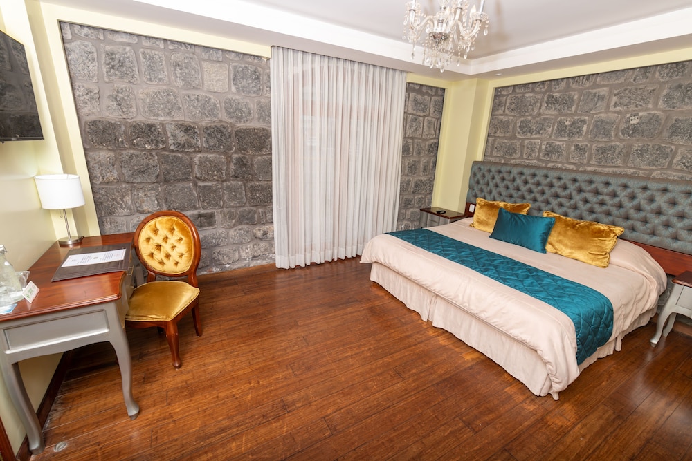 Plaza, King Bed، Sangay Spa Hotel 4/10