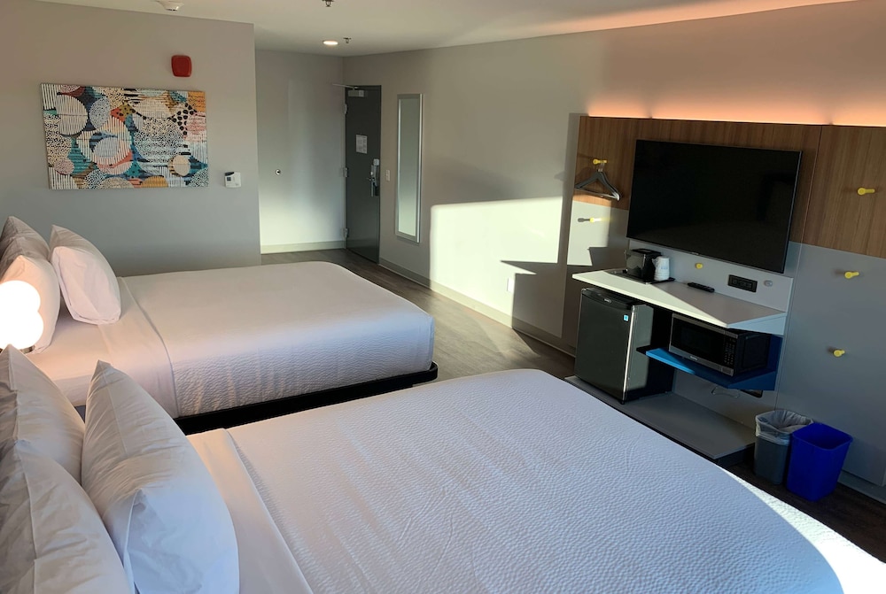 Microtel Inn and Suites by Wyndham Rehoboth Beach 17/62