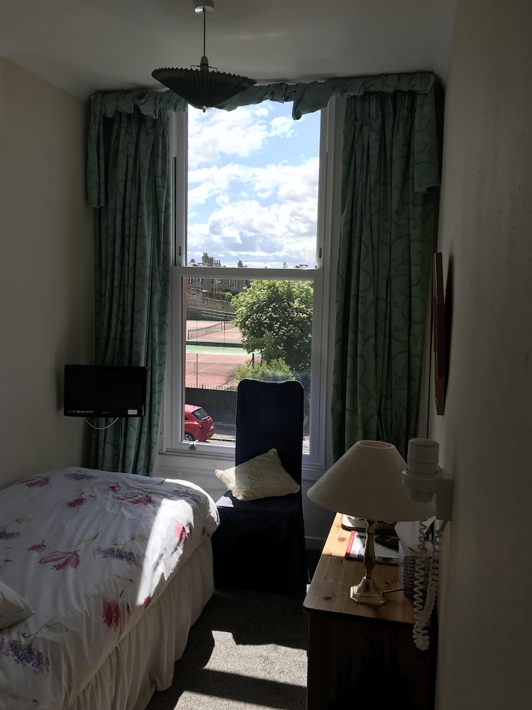 Dorstan Guest House 17/72