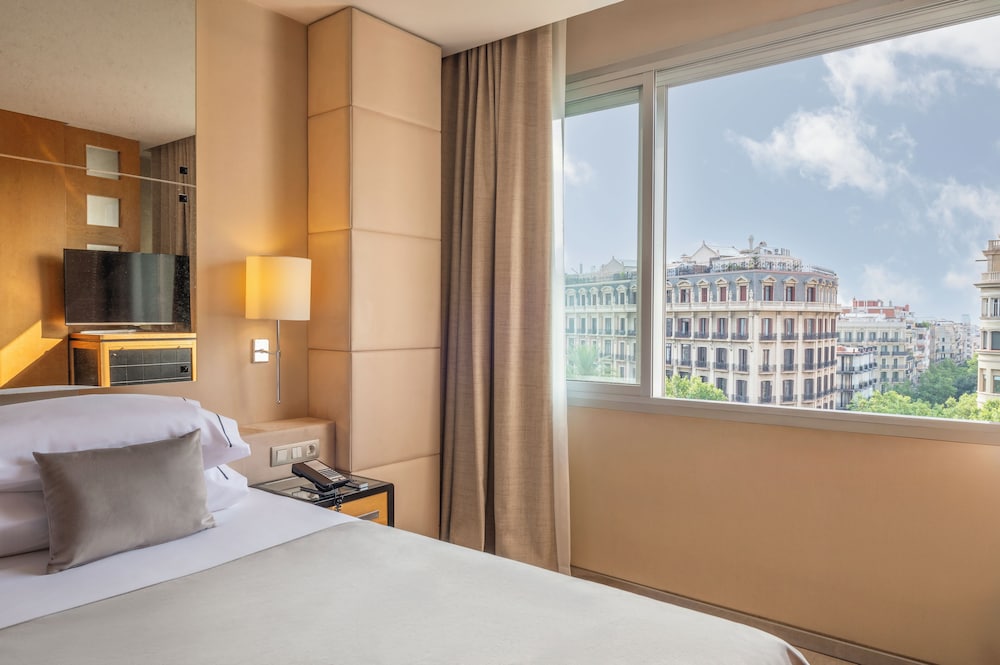 JUNIOR SUITE, WITH EXTRA BED, CITY VIEW