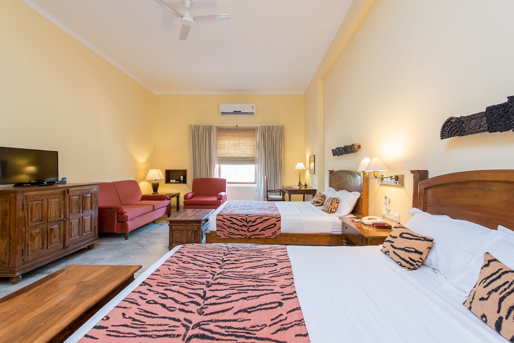 Hotel Dev Vilas 12/72