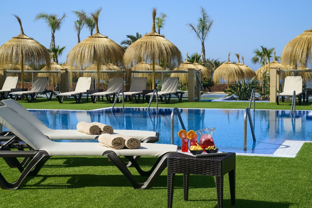 Cabogata Beach Hotel Spa 60/68