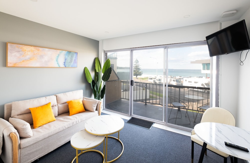 Mollymook Shores 45/57