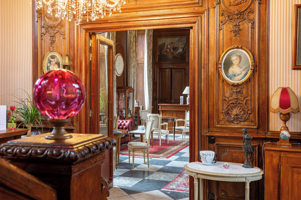 lobby