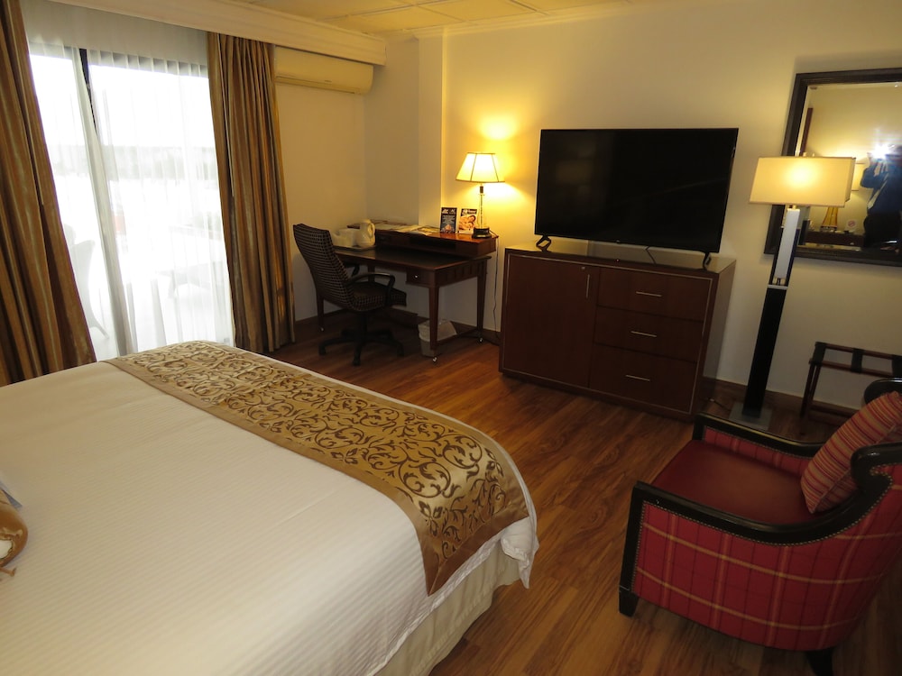 Deluxe, Suite, 2 Double Beds, Pool Side