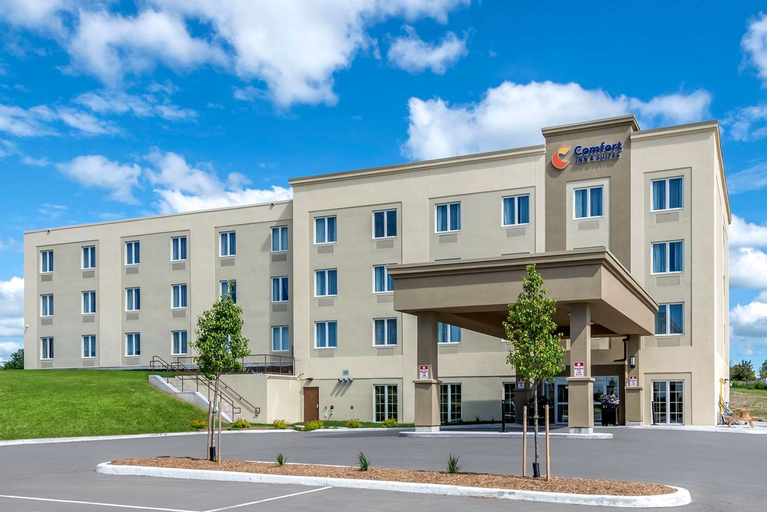 Comfort Inn & Suites Napanee, ON 10/11