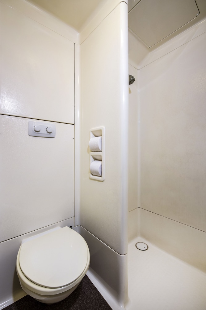 Ibis Budget Fawkner 51/51