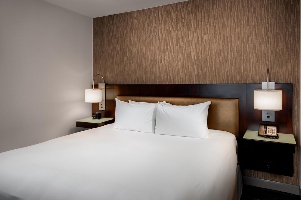 Hyatt Regency Indianapolis 18/69